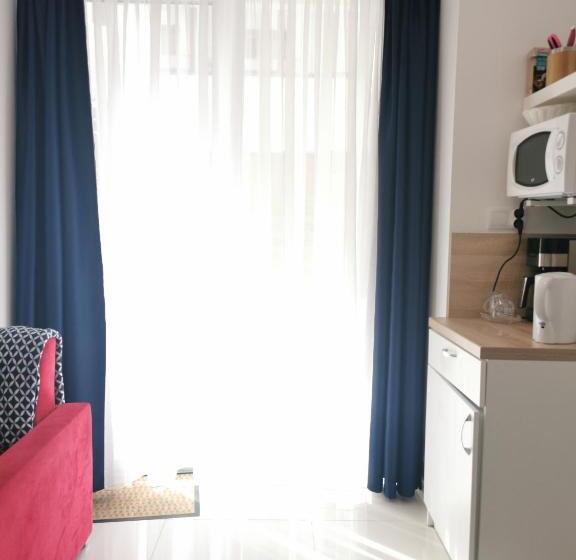 اتاق لوکس با بالکن, Lazur Apartamenty