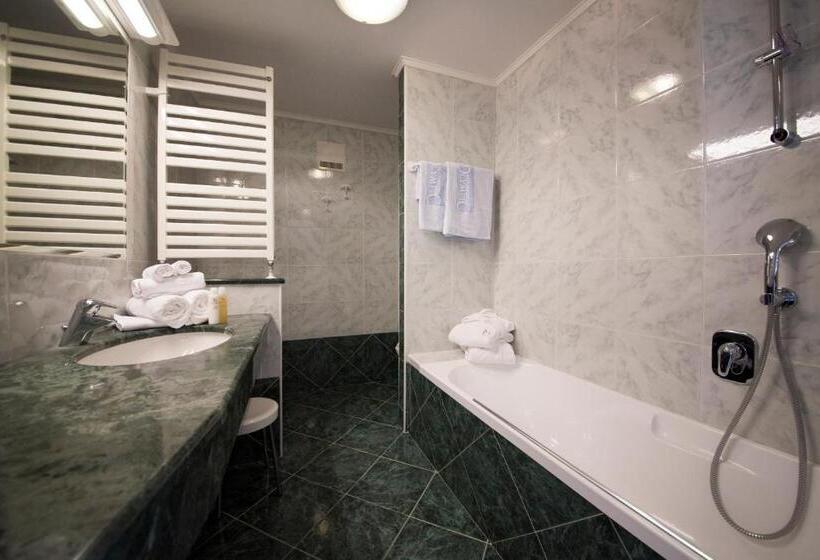سوییت جونیور با بالکن, Olympic Spa Hotel   Adults Only