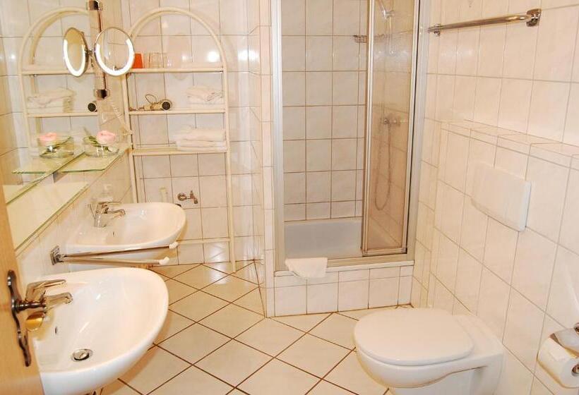 Апартаменты 2 Спальни, Land Gut Hotel Allerhof