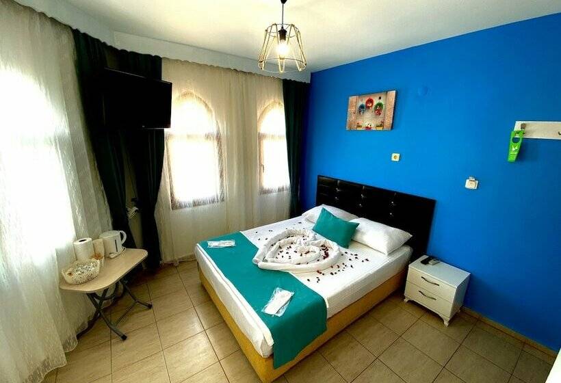 اتاق کلاسیک سه تخته, Sakin Otel