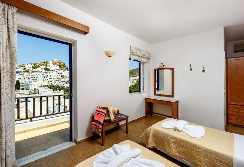 غرفة قياسية ثلاثية, Ios Resort