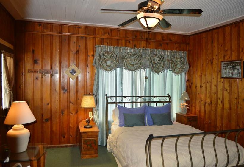 Хижина, Moon River Cabins