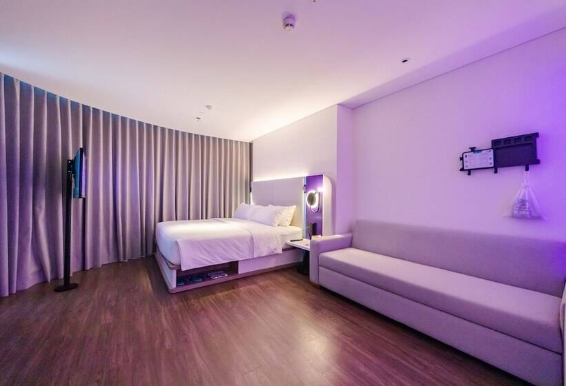 اتاق استاندارد با تخت بزرگ, Sojo Hotel Ga Hanoi