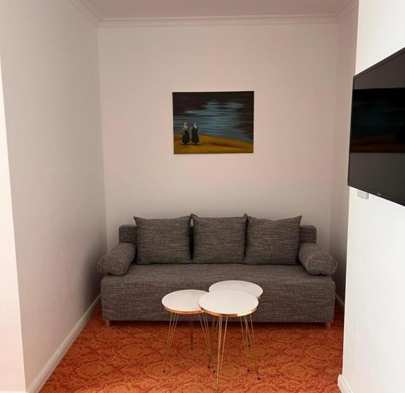 اتاق استاندارد با تخت بزرگ برای معلولان, Art Hotel House One