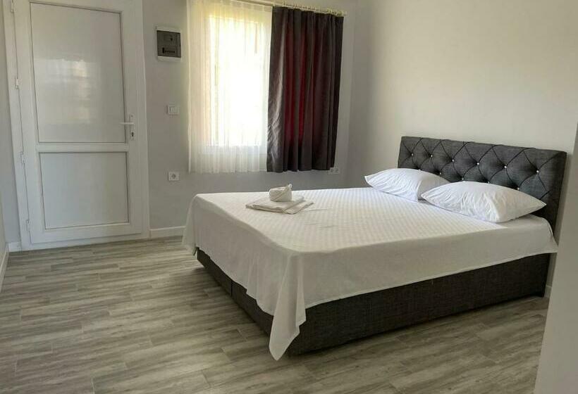 Семейный Номер Вид на Сад, Merlin Apart Otel