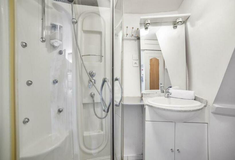 اتاق استاندارد سه نفره, Studio Péniche Centre Lyon Insolite