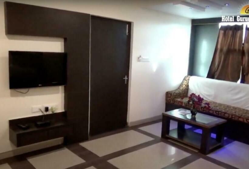 Номер Deluxe, Gurudev Palace, Banda Couples Not Allowed