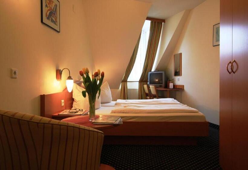 스탠다드 룸, Suite Hotel 900 M Zur Oper
