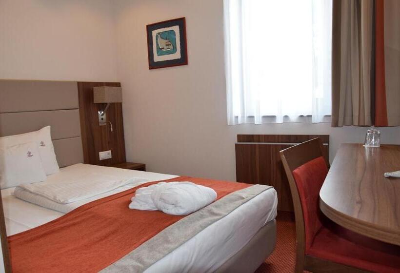 Номер Basic, Bükkös Hotel & Spa