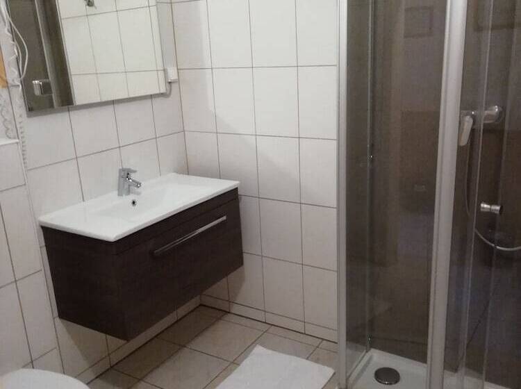 Номер Стандарт Трехместный, Weinhotel Kirchenwirt