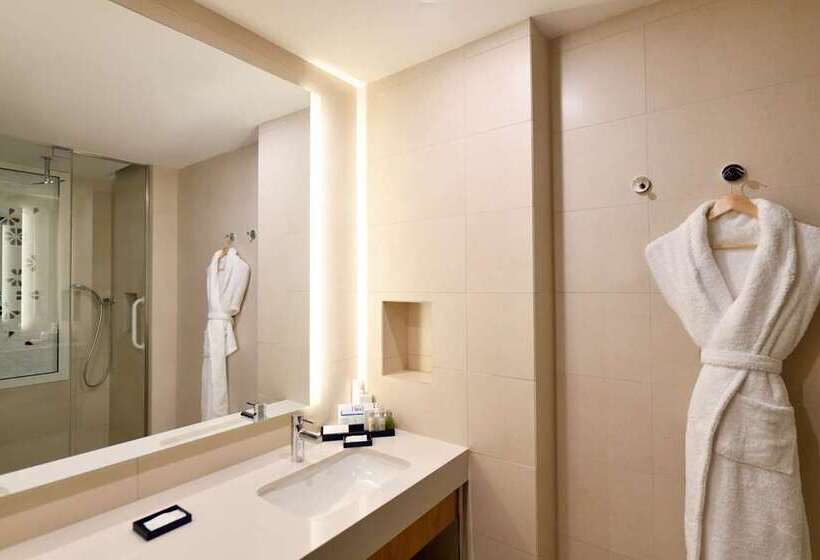 اتاق خانوادگی با چشم‌انداز استخر, Hilton Taghazout Bay Beach Resort & Spa