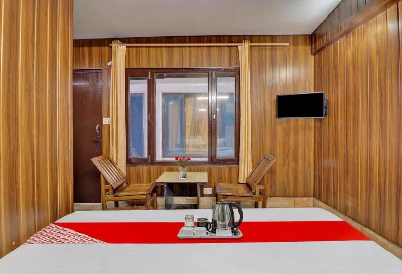 디럭스 룸, Savitri Hotel Nand Palace