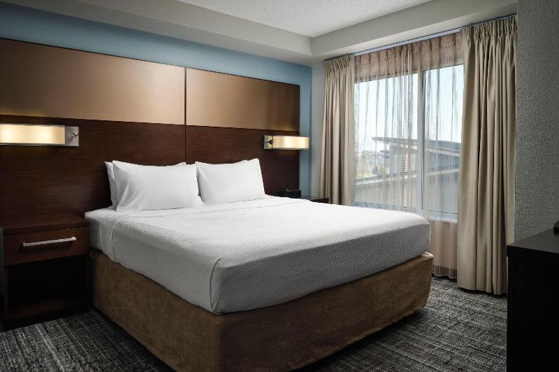 带大床的套房, Residence Inn By Marriott Grand Rapids Airport