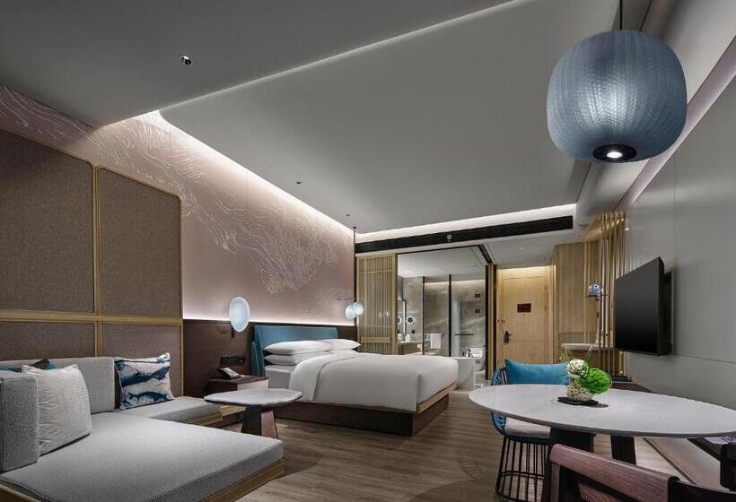 Номер Deluxe Кровать Кинг, Qinhuangdao Marriott Resort