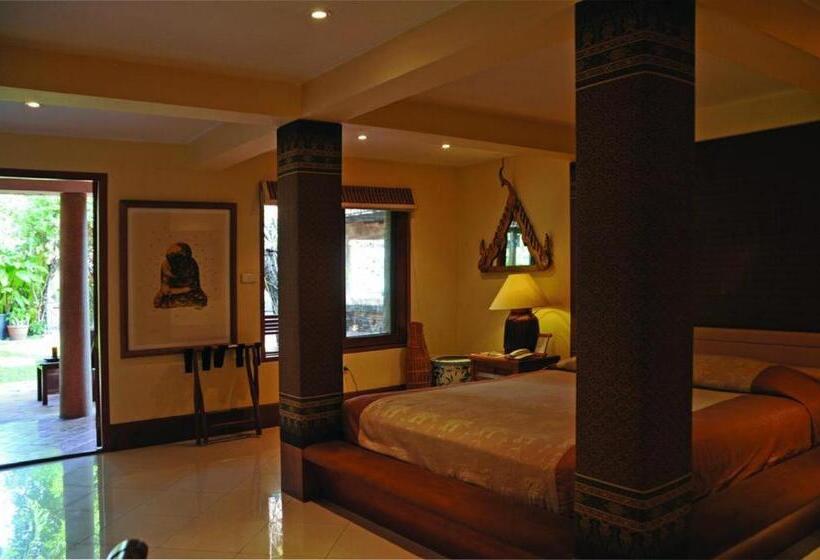 سوییت با چشم‌انداز باغ, Chakrabongse Villas