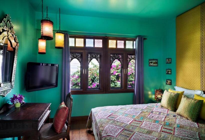 اتاق سوپریور, Chakrabongse Villas