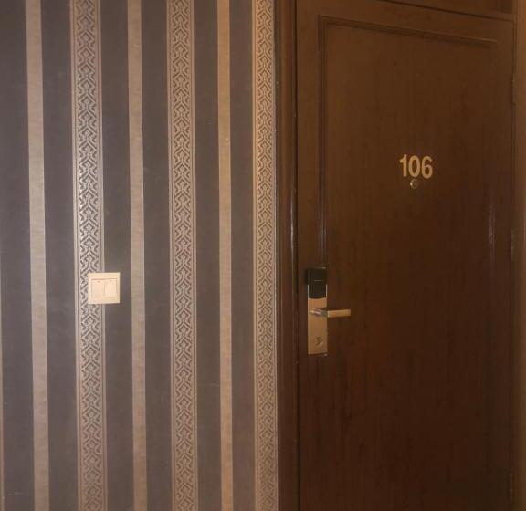 اتاق اکونومی یک تخته, Beirut Hotel 1