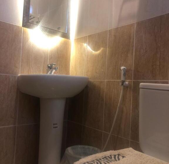 اتاق اکونومی یک تخته, Beirut Hotel 1