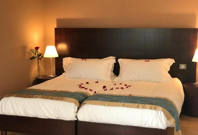 Номер Deluxe, Swiss Hotel La Couronne