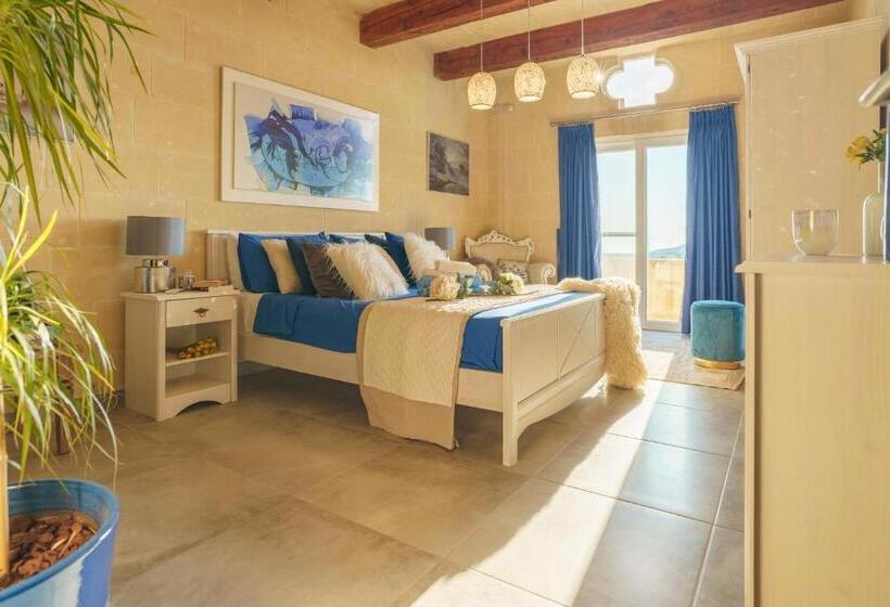 اتاق لوکس با بالکن و چشم‌انداز دریا, Ajuga Luxury Boutique B&b
