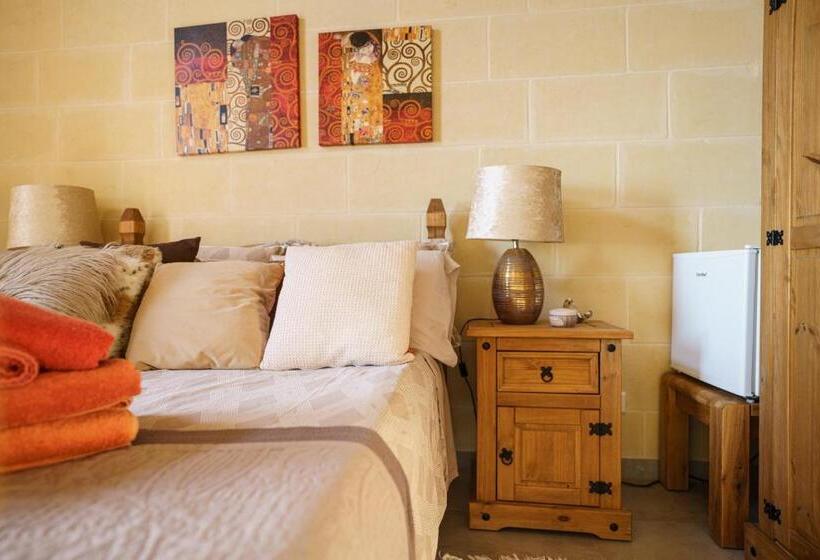 اتاق استاندارد با بالکن و چشم‌انداز دریا, Ajuga Luxury Boutique B&b