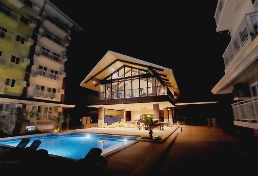 Студио Стандарт с Балконом, Anias@amani Grand Residences Near Airport