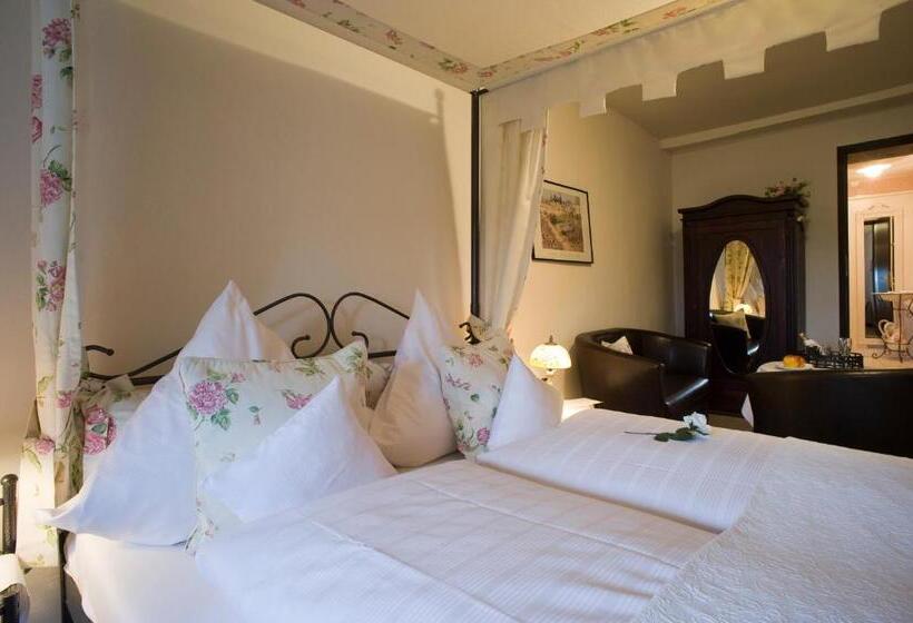 Romantic Room, Burghaus & Villa Kronenburg