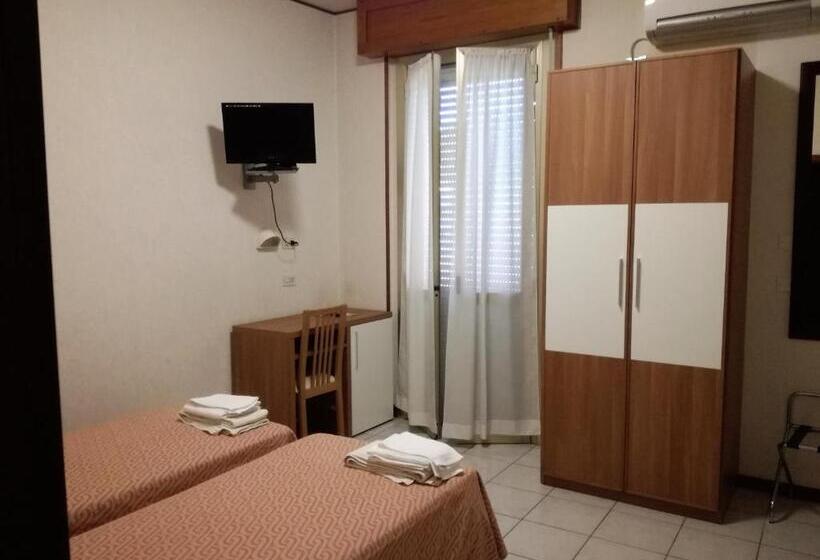 Номер Стандарт Индивидуальный, Mucciolini