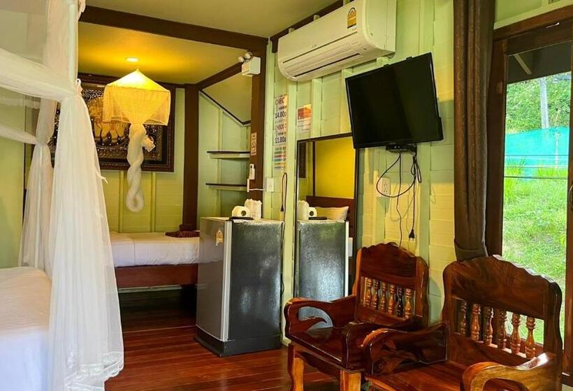 Трехместный Номер Стандарт Вид на Бассейн, Koh Yao Seaview Bungalow