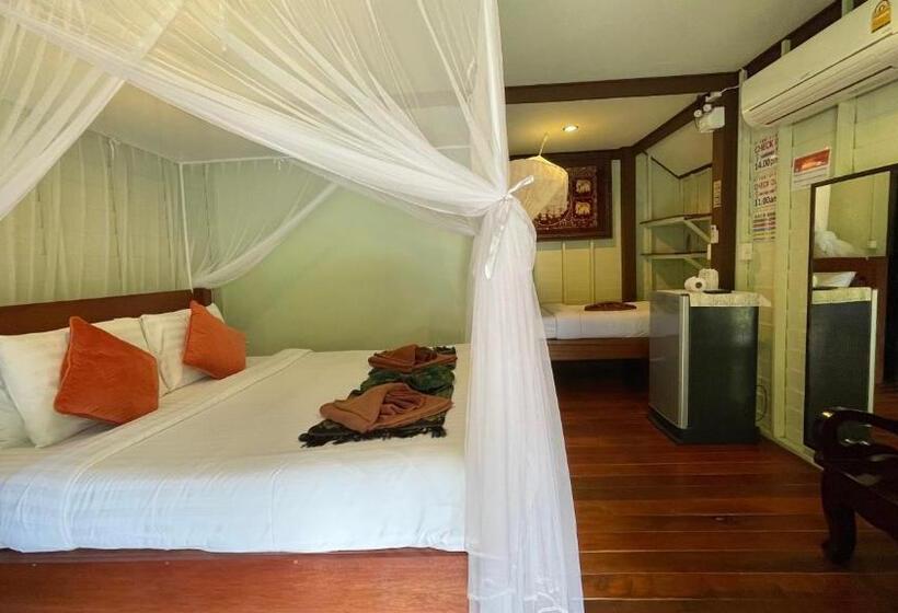 Трехместный Номер Стандарт Вид на Бассейн, Koh Yao Seaview Bungalow