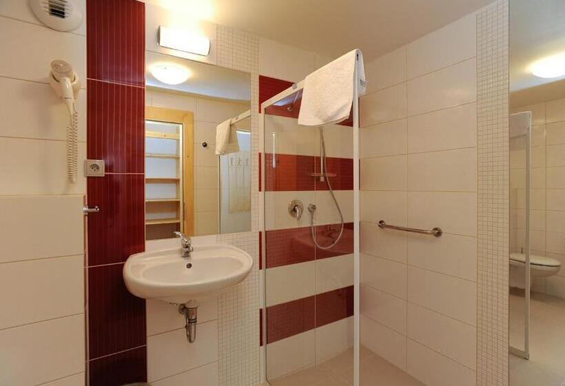 Habitació Triple Estàndard, Erlebachova Bouda, Hotel   Resort Svatý František