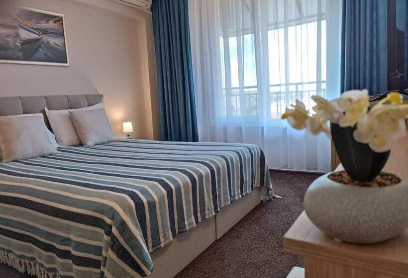 Номер Deluxe с Балконом, Guest House Marina