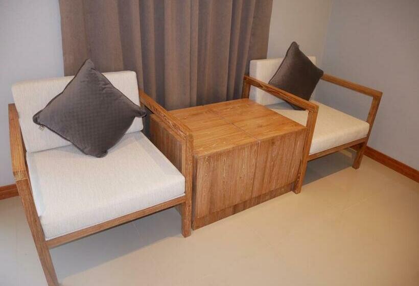 Стандартный Номер Кровать Кинг, Look At Home Lamphun