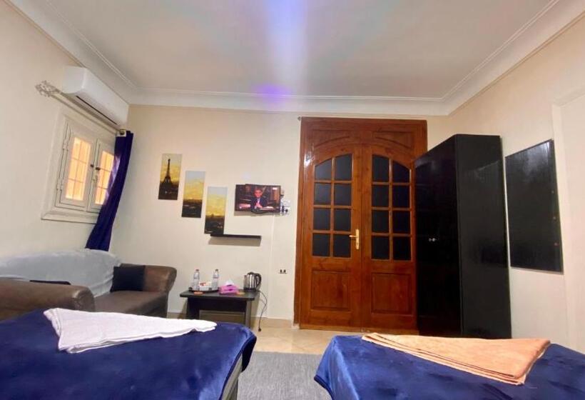 اتاق استاندارد با چشم‌انداز کوهستان, Seven Pyramids View Inn