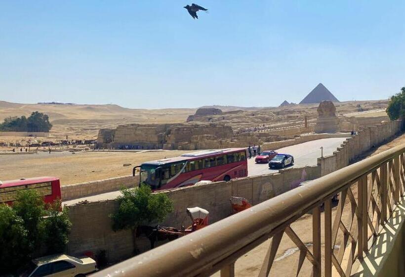 اتاق استاندارد با بالکن, Seven Pyramids View Inn