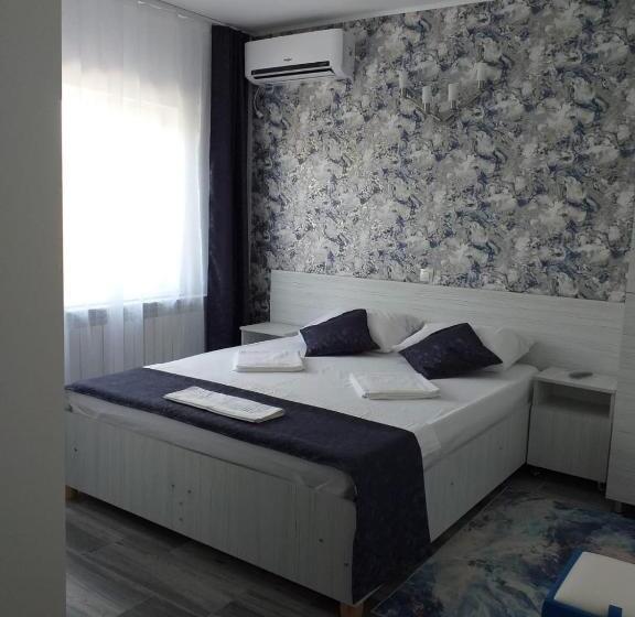 اتاق استاندارد با بالکن, Vila Mercury Mamaia Nord