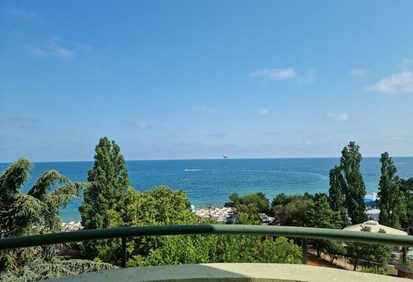 דירת חדר נוף לים, Apartment Golden Sands, Sea View, Beach Front, Private Property