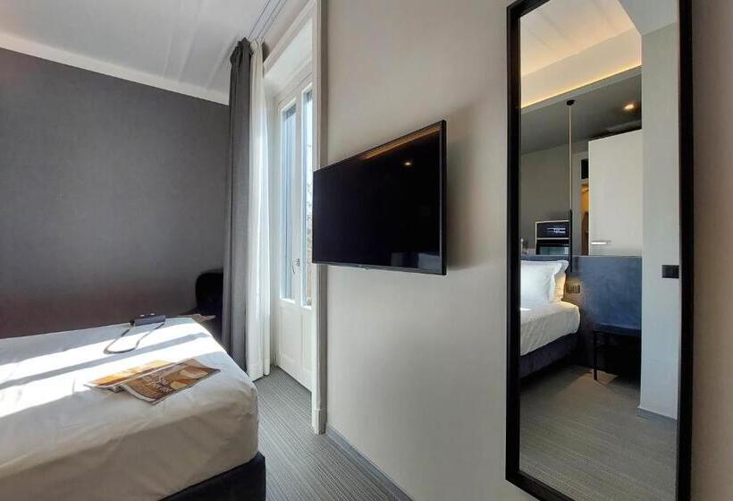 Comfort room with balcony, Vico Fashion District