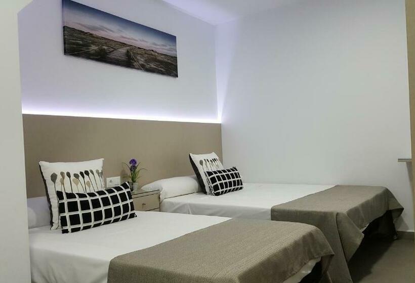 Habitación Cuádruple Estándar, Pensión Mastil 16