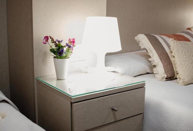 Habitación Cuádruple Estándar, Pensión Mastil 16