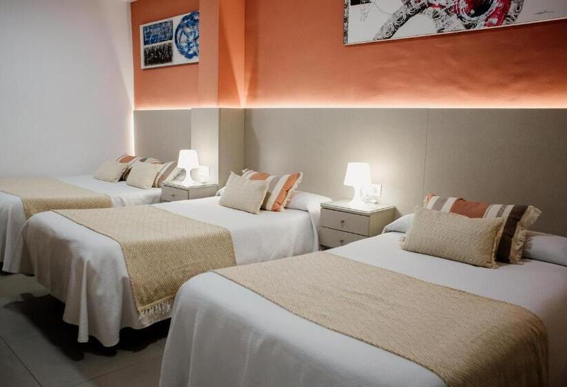 Habitación Cuádruple Estándar, Pensión Mastil 16