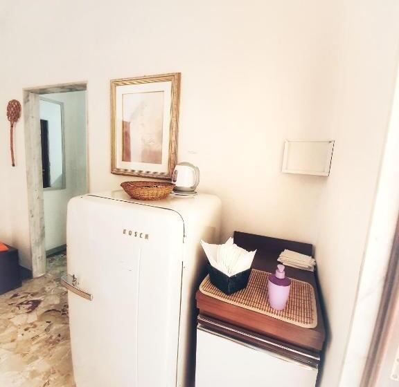 اتاق استاندارد سه تخته با سرویس بهداشتی مشترک, ççç Matera Short Term Rooms ççç
