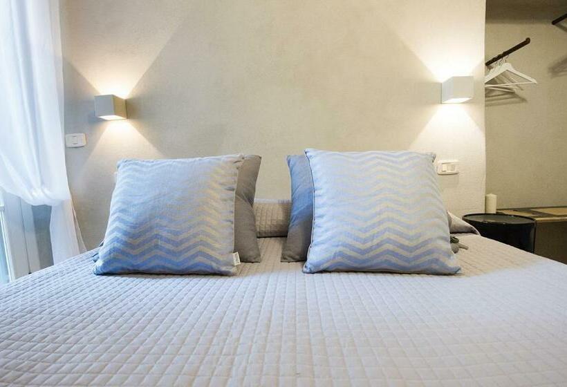 اتاق استاندارد سه تخته با بالکن, Il Piccolo Cavour Charming House B&b