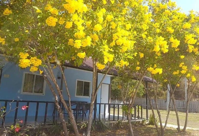 Номер Стандарт Вид на Сад, Taakradan Valley Resort ท่ากระดานวัลเล่ย์ รีสอร์ท