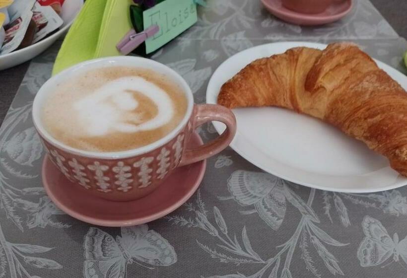 اتاق لوکس با تخت بزرگ, La Corte Di Bismary B&b