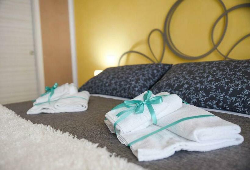 اتاق لوکس با تخت بزرگ, La Corte Di Bismary B&b