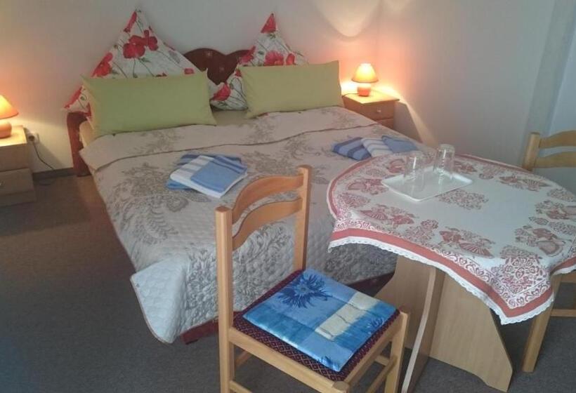 スタンダードルーム, Natalie Appartment