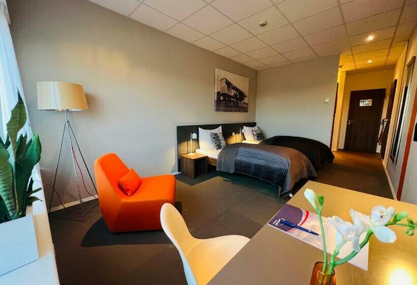 Номер Стандарт, Aircraft Hotel & Events