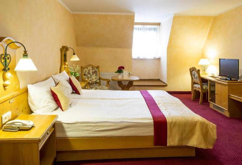 اتاق لوکس, Pod Ciżemką