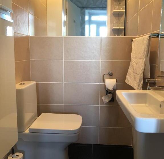 Номер Basic, The Downs, Babbacombe
